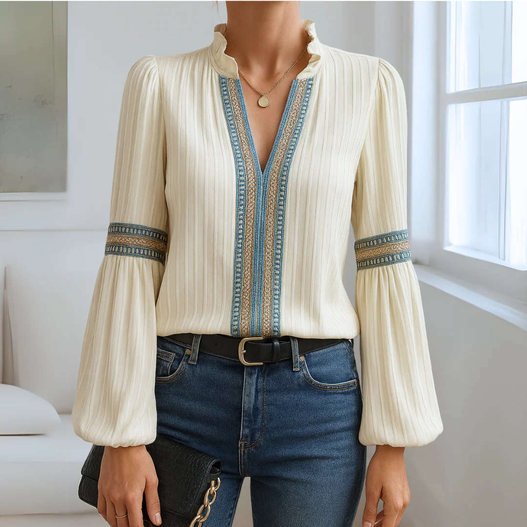 Petra™ | Spitzenbluse mit V-Ausschnitt - Image 3