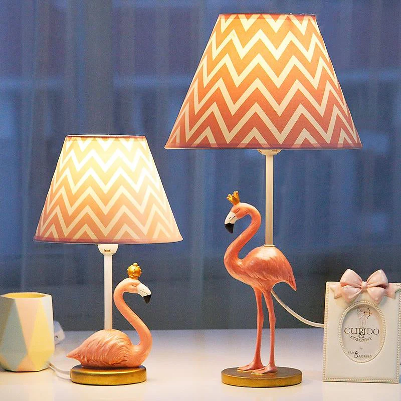 Pinklo – Raffinierte Flamingo-Harpiks-Lampe - Image 2