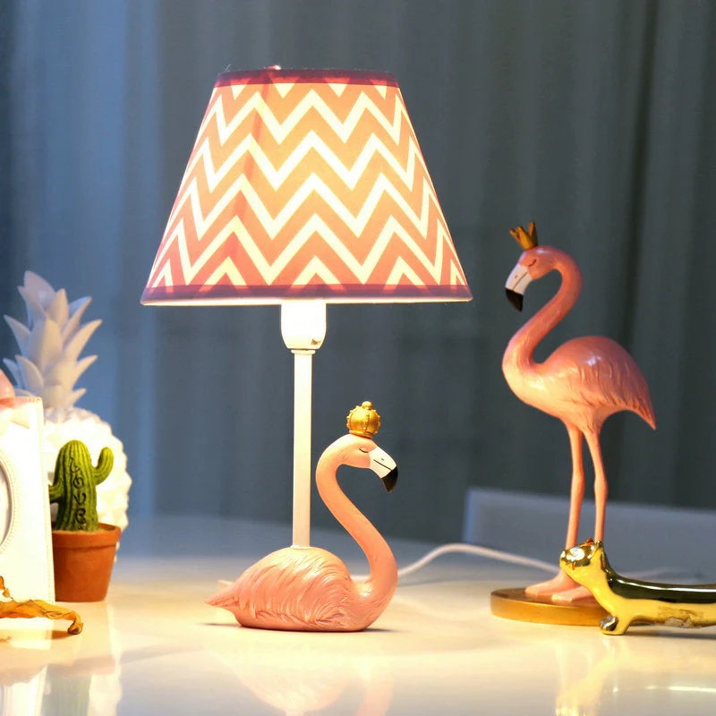 Pinklo – Raffinierte Flamingo-Harpiks-Lampe - Image 3