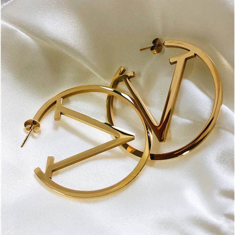 Punk V Ohrringe in Gold - Image 3