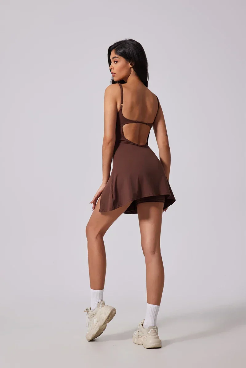 Rachel | Sportliches Tennis-/Yoga-Kleid mit integrierten Shorts - Image 7