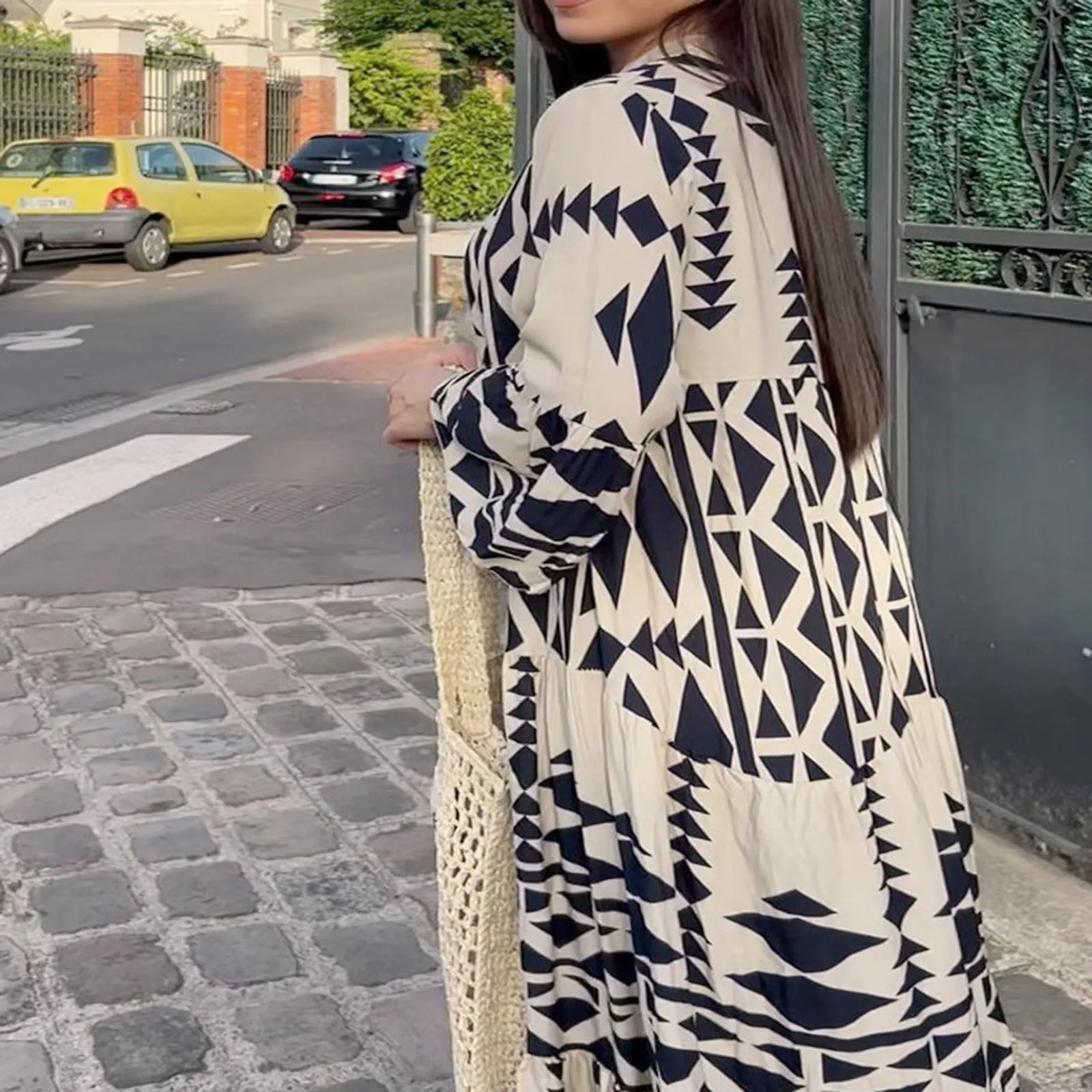 Riviera – Sommerliches Midi-Kleid mit eleganter Note