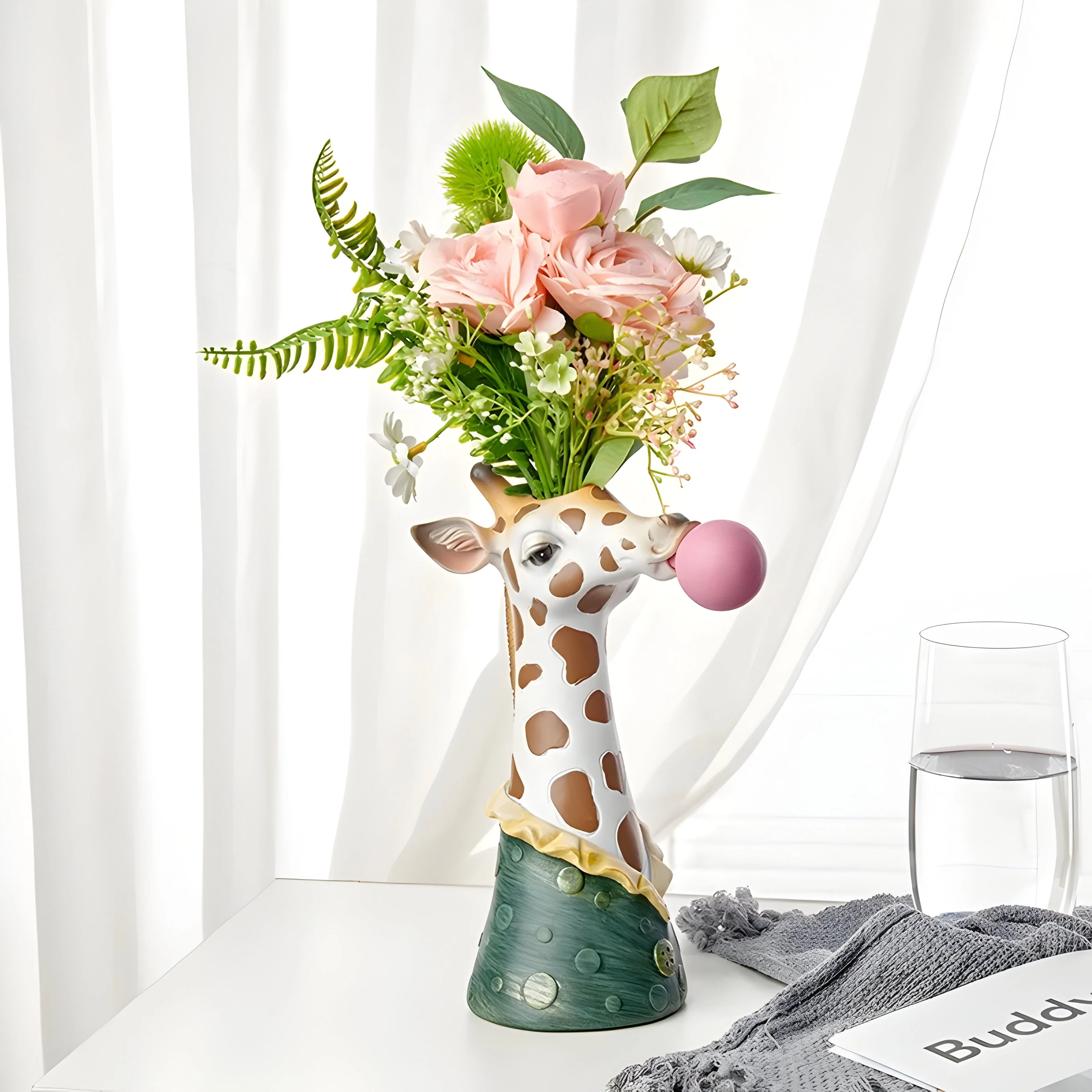 SafariWhimsy – Künstlerisch, tierinspiriertes Blasen-Vase - Image 2