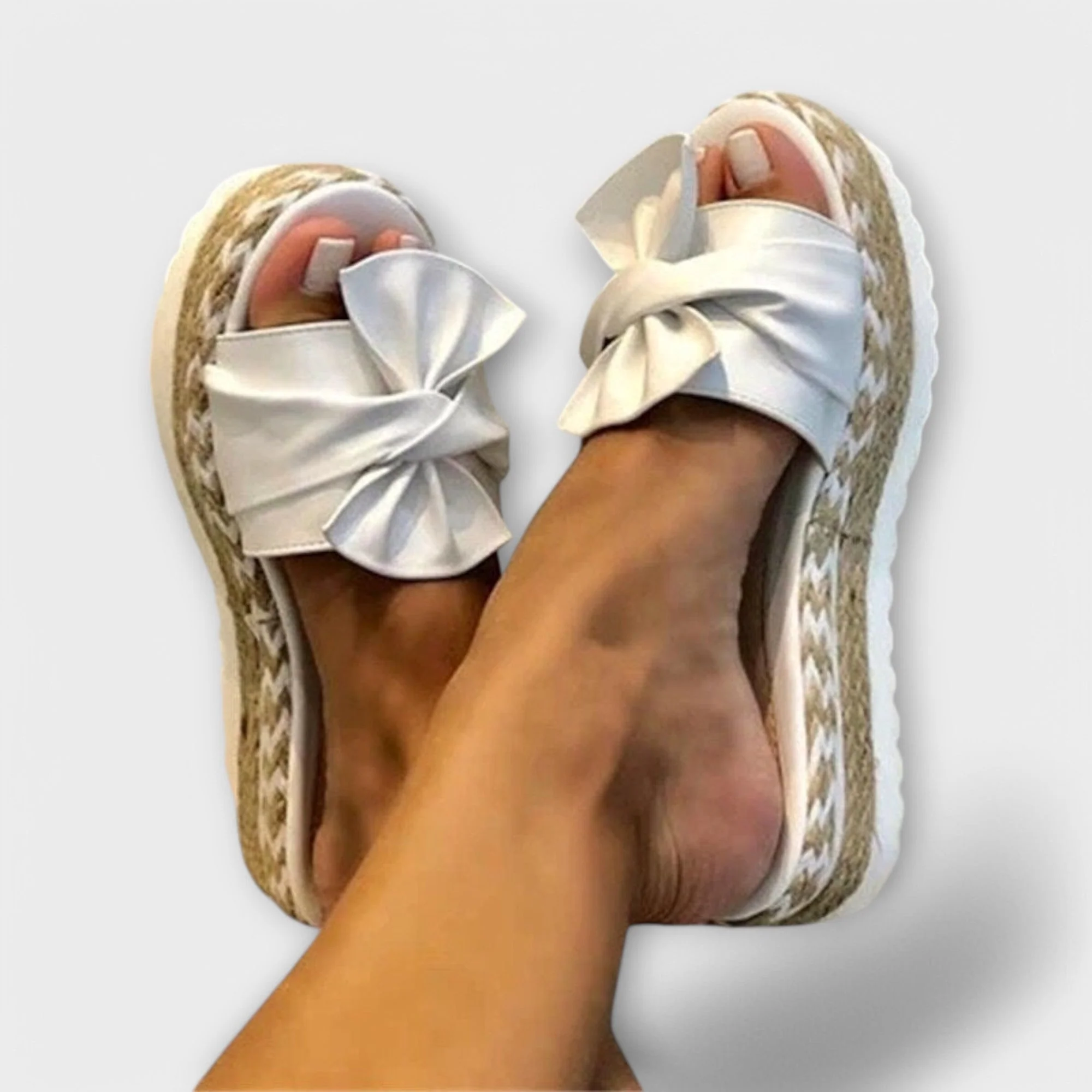 Seina – Bequeme Sandalen mit Schleifendetail