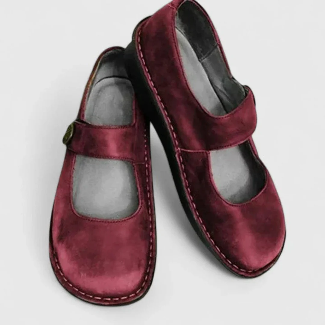Selina | Damen Riemen Detail Slip-On Schuhe - Image 3