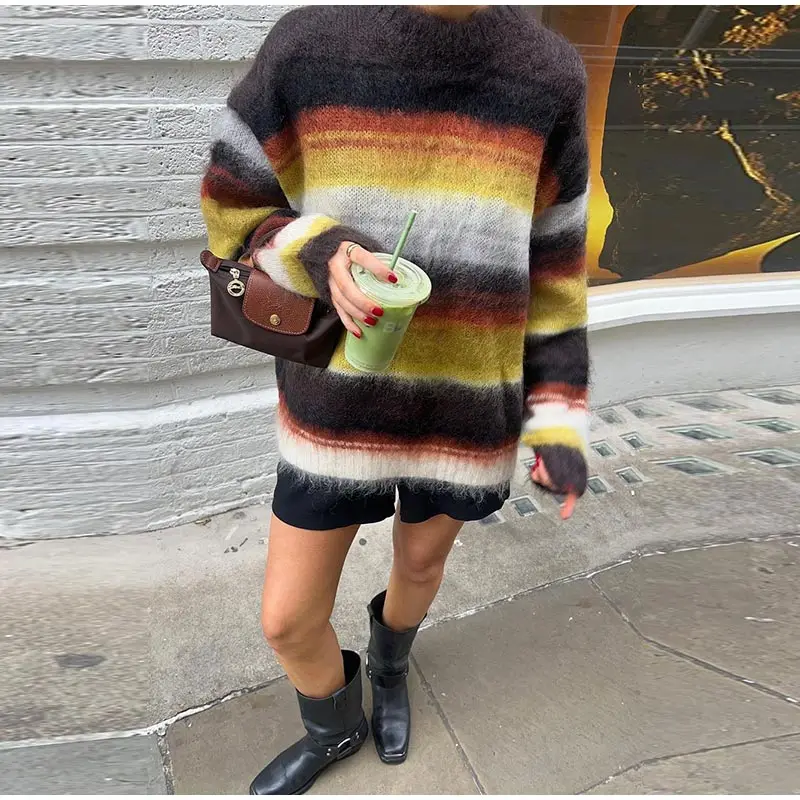 Selma | Gestreifter Fuzzy-Strickpullover - Image 4