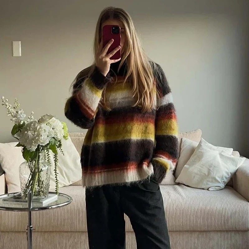 Selma | Gestreifter Fuzzy-Strickpullover - Image 7