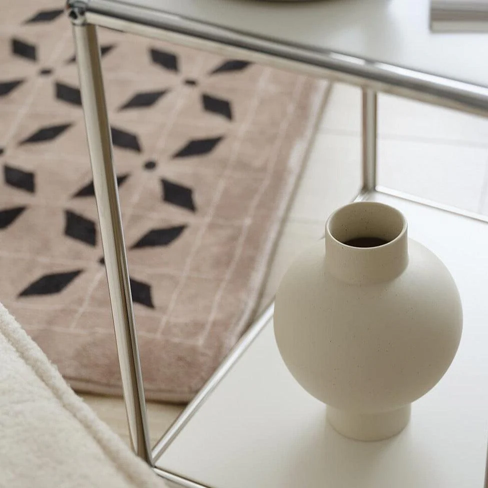 Serenity Curve Vase – Elegantes minimalistisches Design mit glatter, geschwungener Silhouette - Image 5