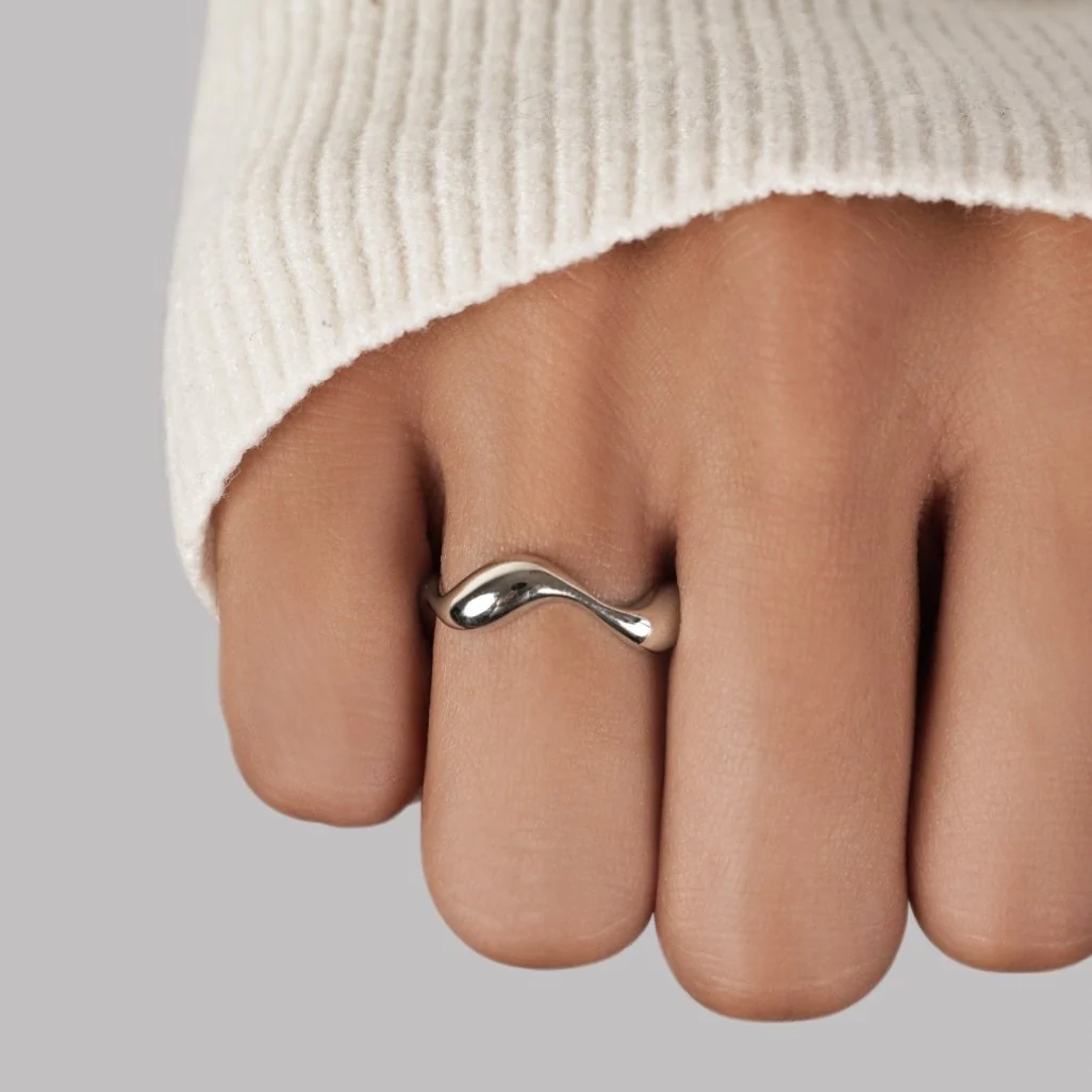 Silberne Wellenring