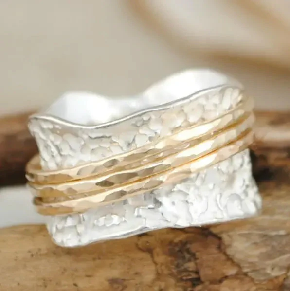 Silvia – Strukturierter Bandring - Image 2
