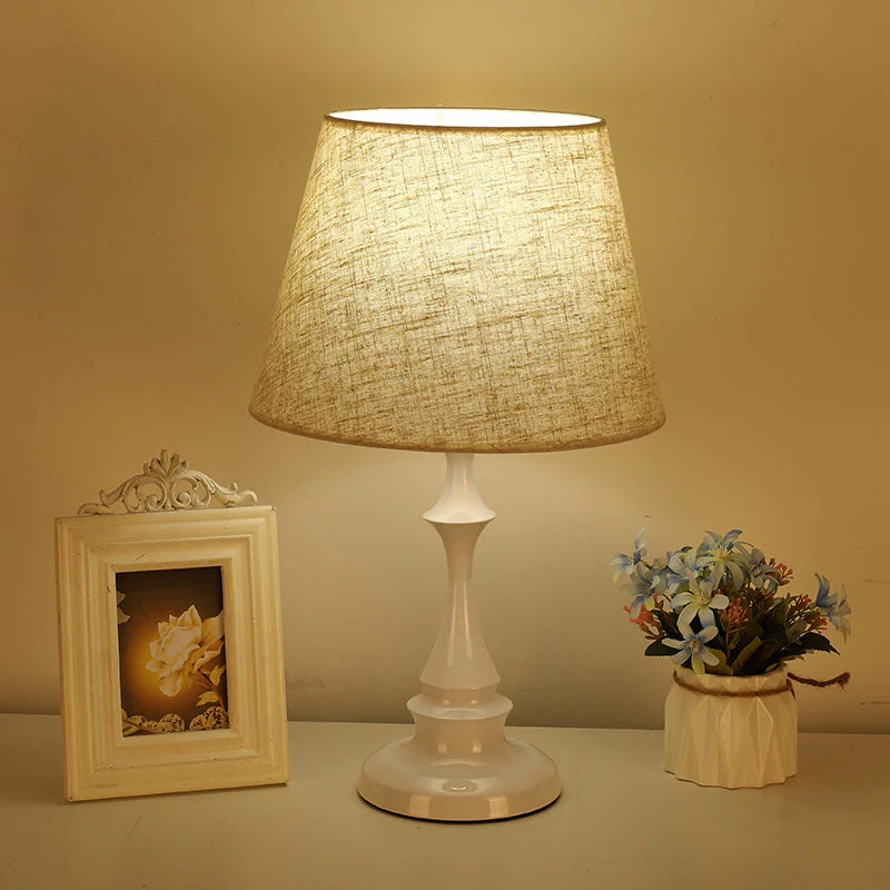SoftGlow Tischlampe mit Stoffschirm – Moderne minimalistische Tischlampe - Image 3
