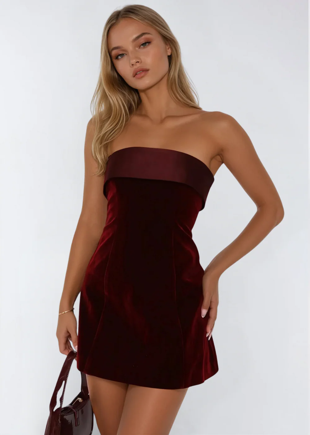 Stella | Trägerloses Minikleid aus Samt - Image 2