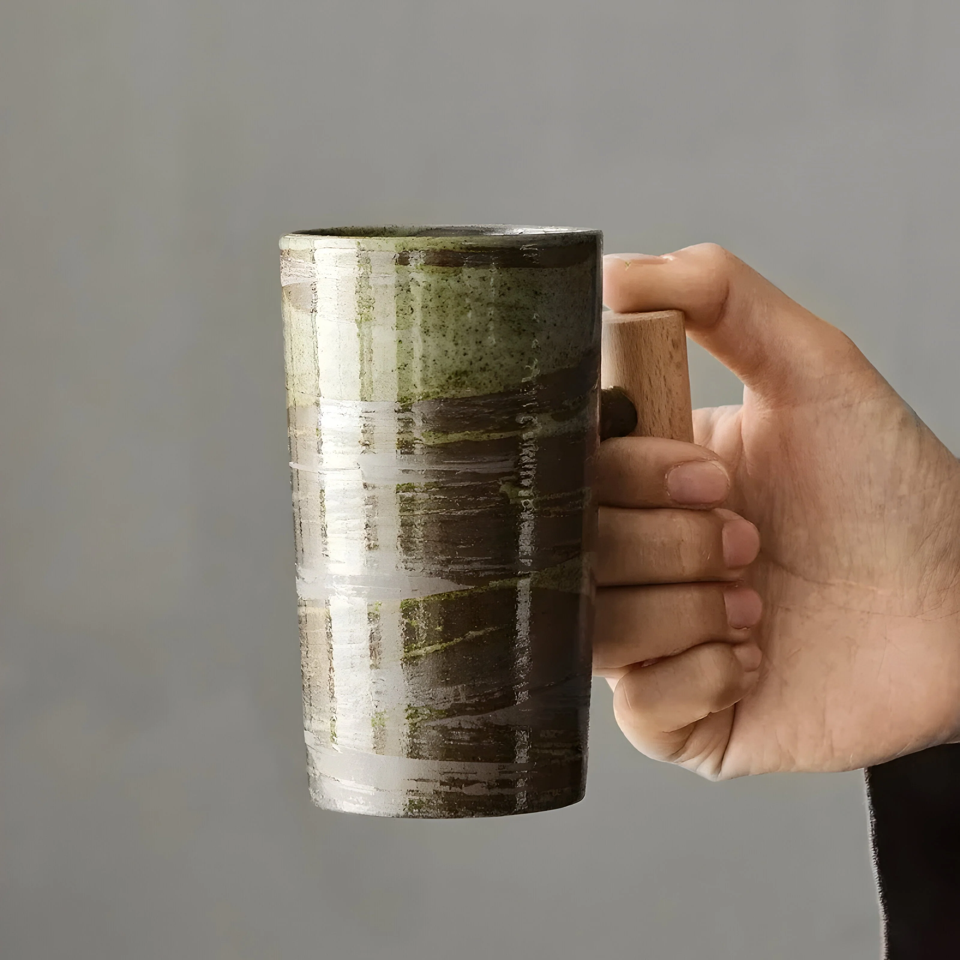 StillSip – Japanisch-inspirierter erdohfarbener Becher mit handgefertigtem Look - Image 3
