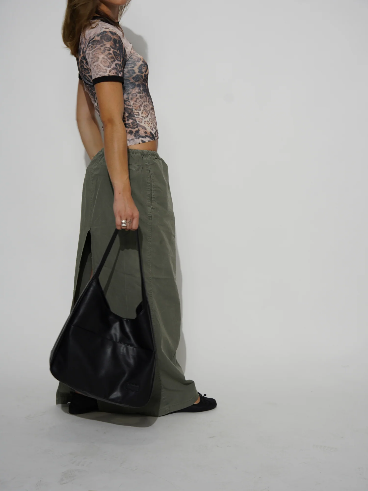 Stilvolle Damen-Schultertasche aus praktischem veganem Leder - Image 7
