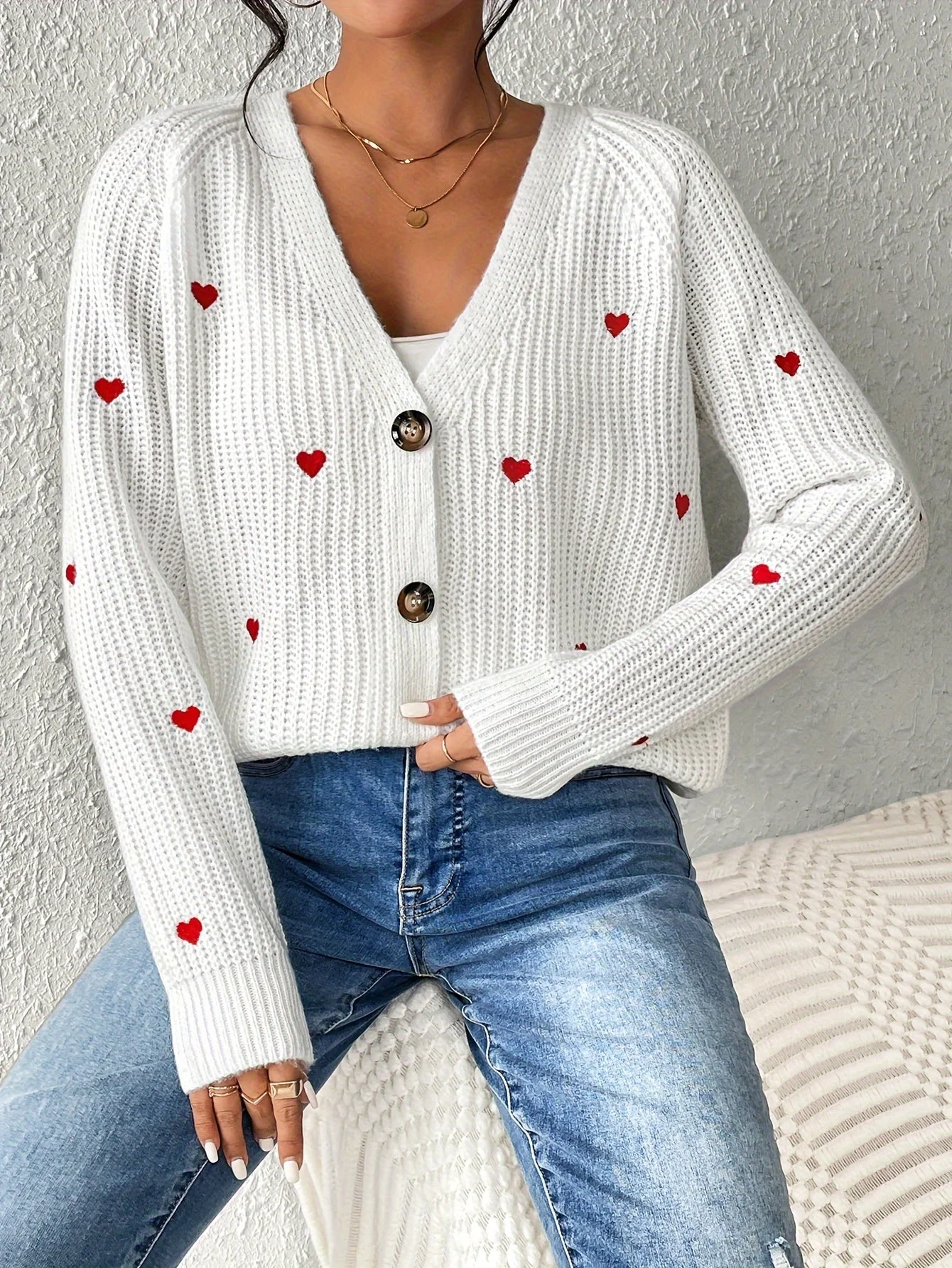 Strickjacke mit Herzmuster und V-Ausschnitt und Ärmel - Image 3