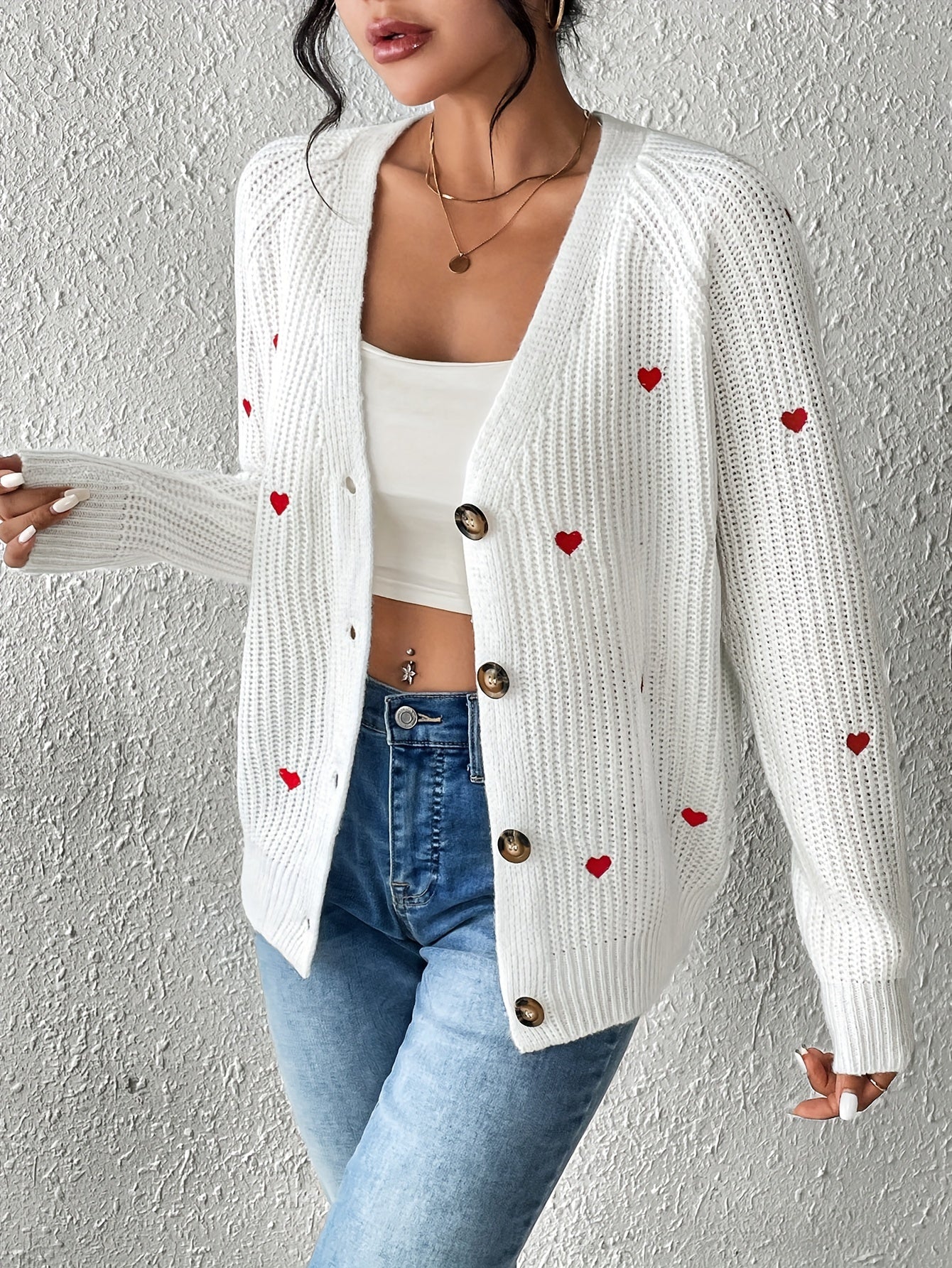 Strickjacke mit Herzmuster und V-Ausschnitt und Ärmel - Image 5