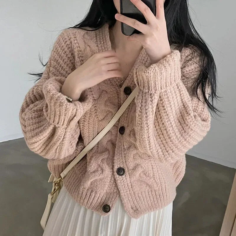 Strickjacke mit Knopfleiste aus grobem, verdrehtem Strick - Image 2