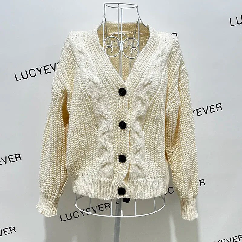 Strickjacke mit Knopfleiste aus grobem, verdrehtem Strick - Image 6