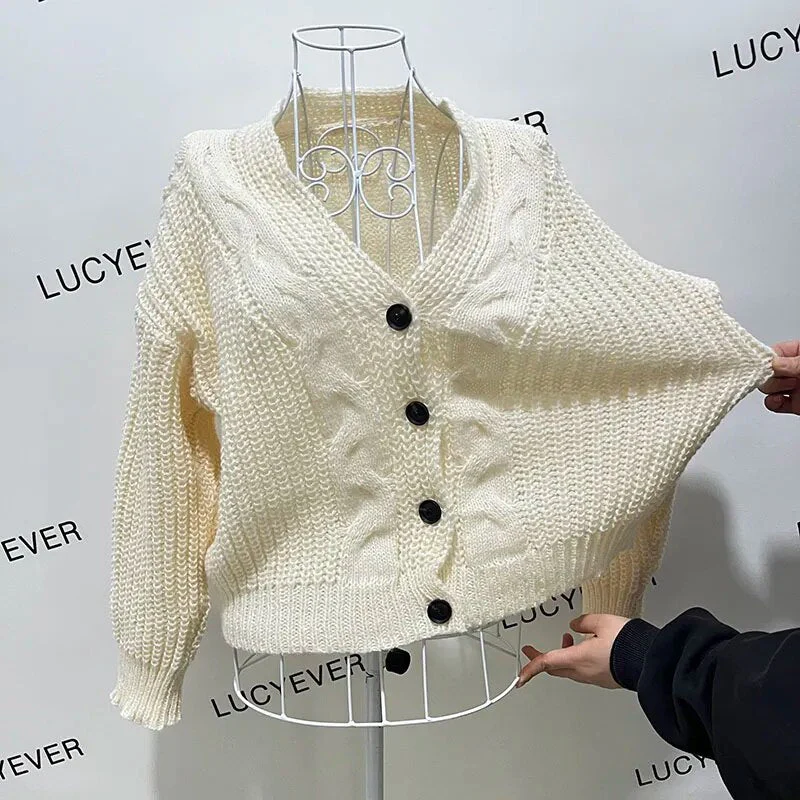 Strickjacke mit Knopfleiste aus grobem, verdrehtem Strick - Image 7