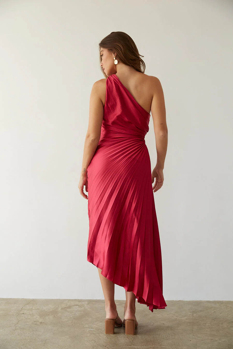 Sylviana - Ein-Schulter Plissiertes Midi-Kleid
