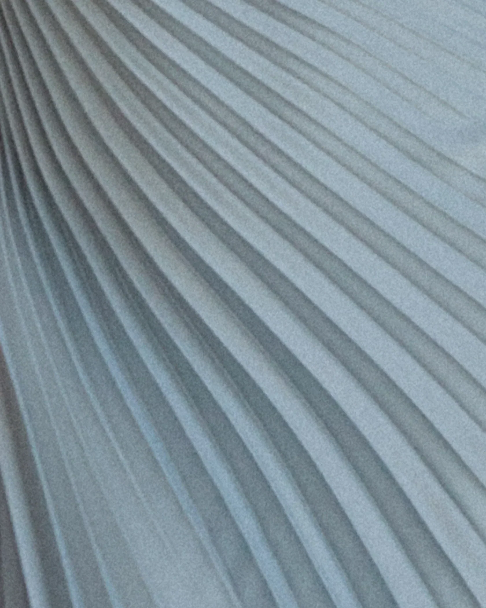 Sylviana - Ein-Schulter Plissiertes Midi-Kleid - Image 10