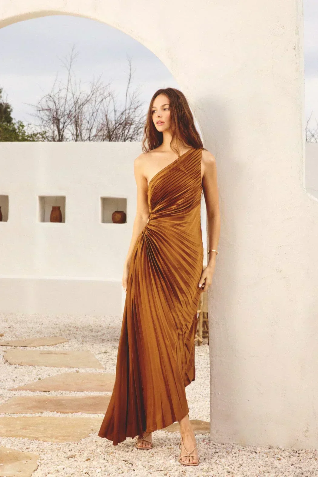 Sylviana - Ein-Schulter Plissiertes Midi-Kleid - Image 34