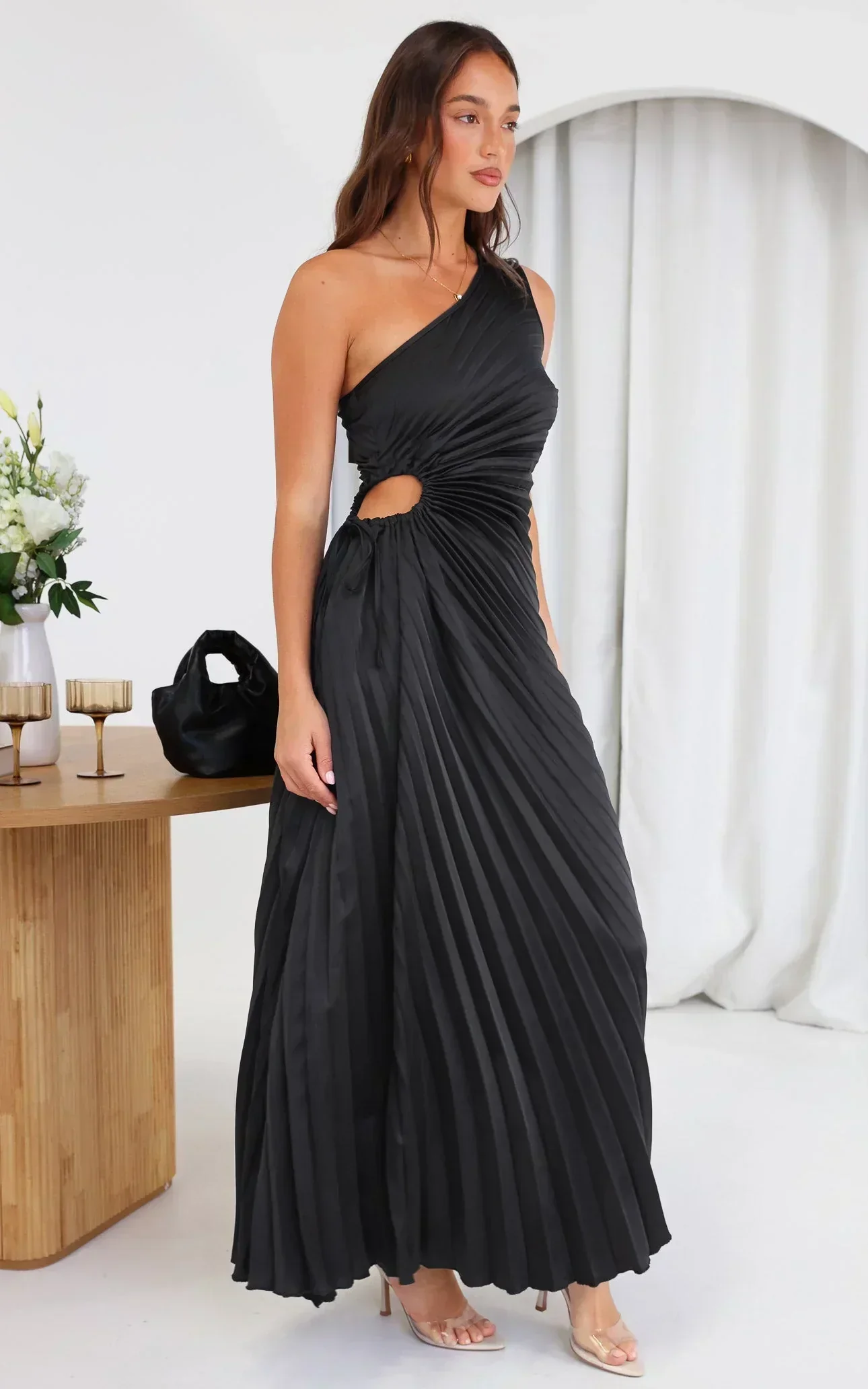 Sylviana - Ein-Schulter Plissiertes Midi-Kleid - Image 4