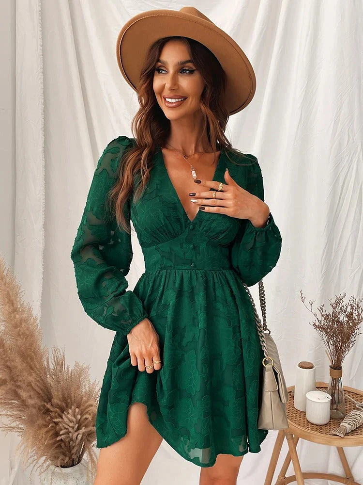 Tief ausgeschnittenes Kleid in A-Linie - Image 2