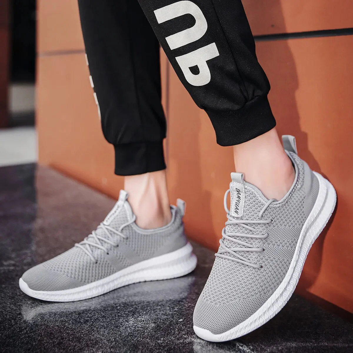 Trendy Atmungsaktive Lace Up Knit Sneakers - Image 5
