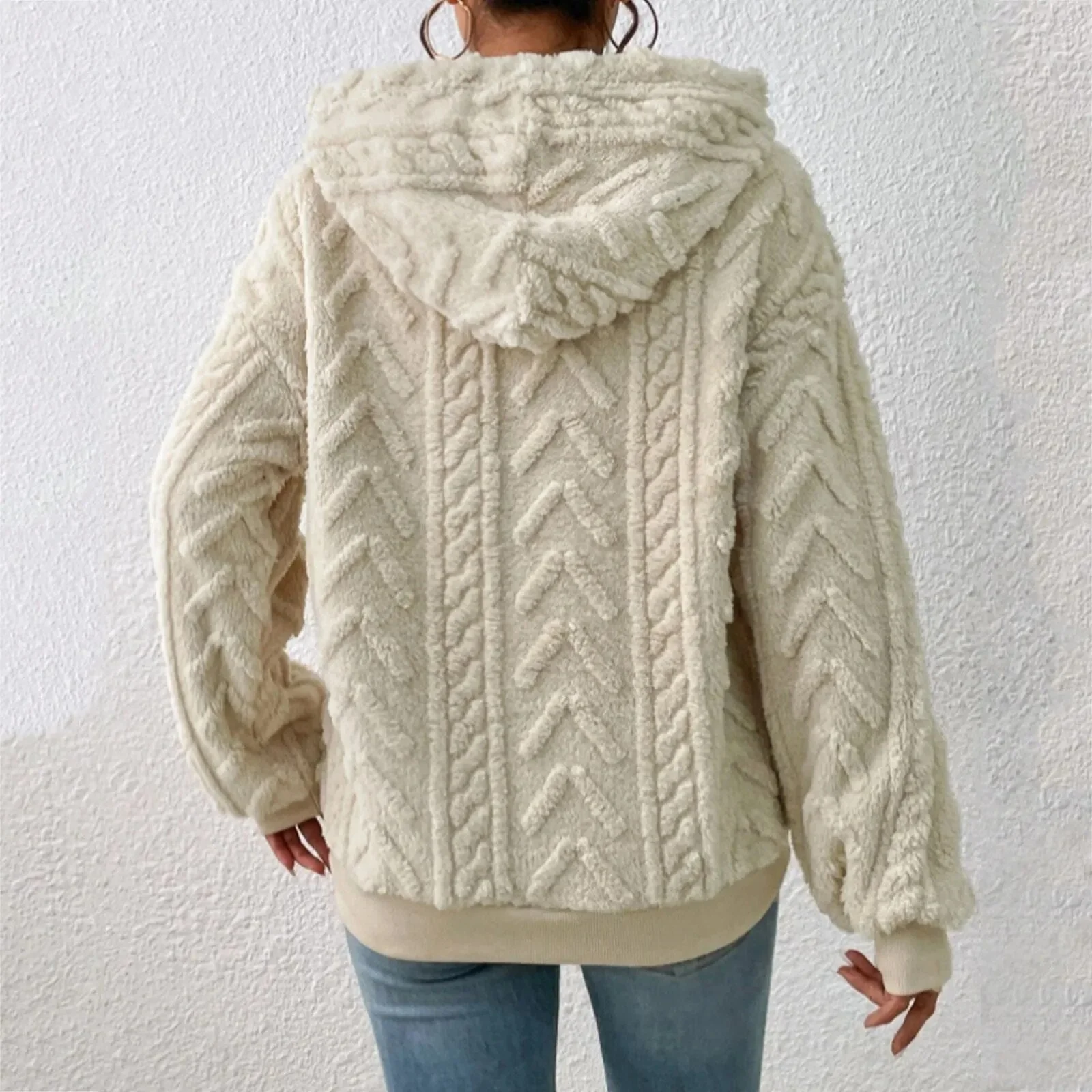 Übergroße Kapuzenpullis mit Plüscheinsätzen für Frauen - Image 3