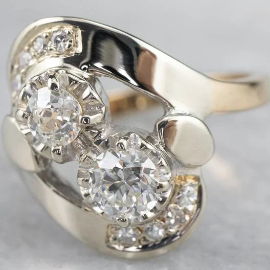Unregelmäßig gewellter Zirkonia-Ring im Vintage-Stil