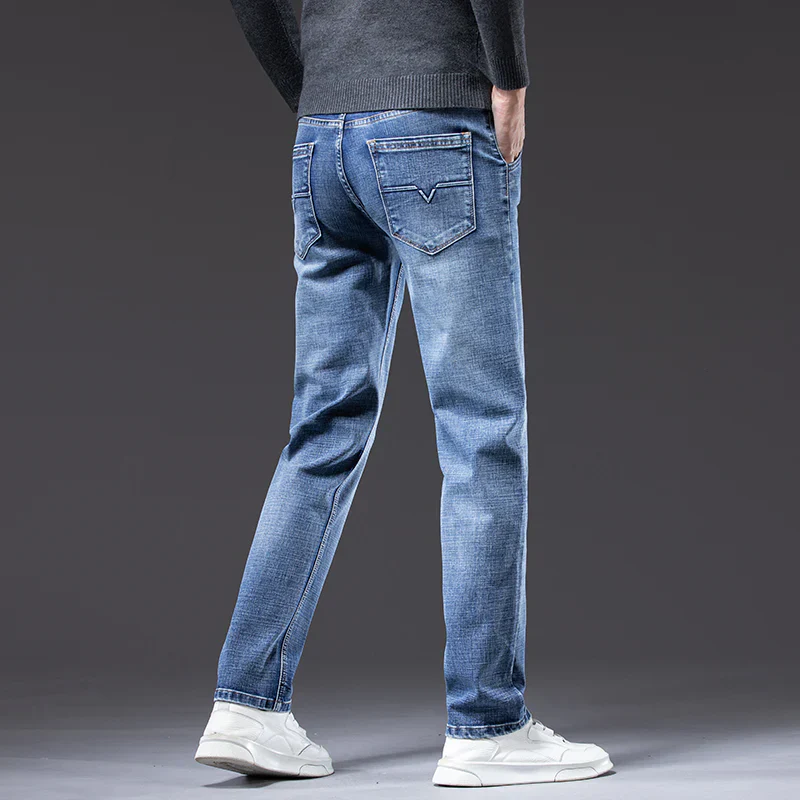 VERNER - GERADE GESCHNITTENE JEANS