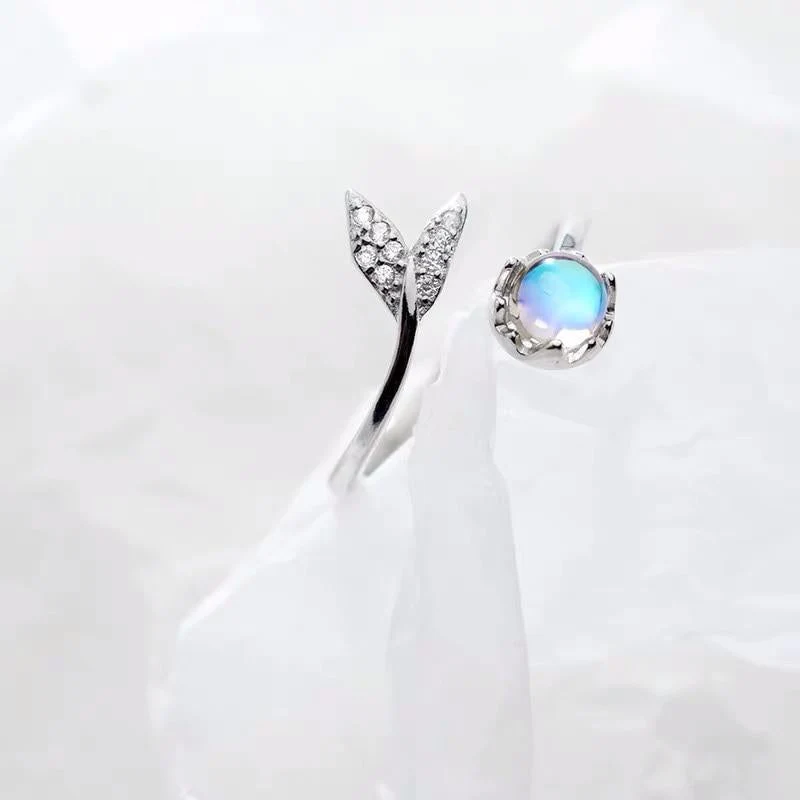 Verstellbarer Ring mit Delphinschwanz aus Sterlingsilber und blauem Zirkoniumdioxid - Image 2
