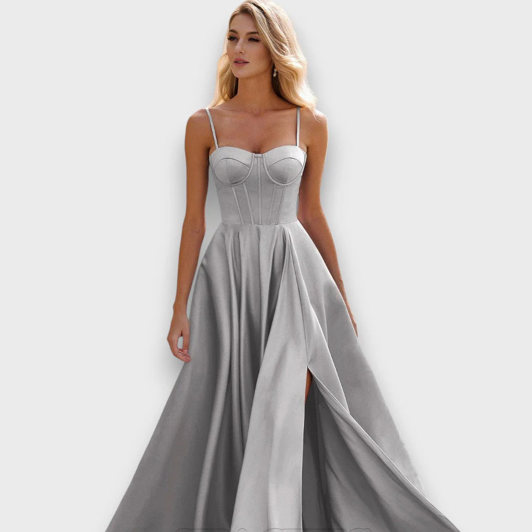 Victoria – Schulterfreies Abendkleid mit Rückenschnürung - Image 10