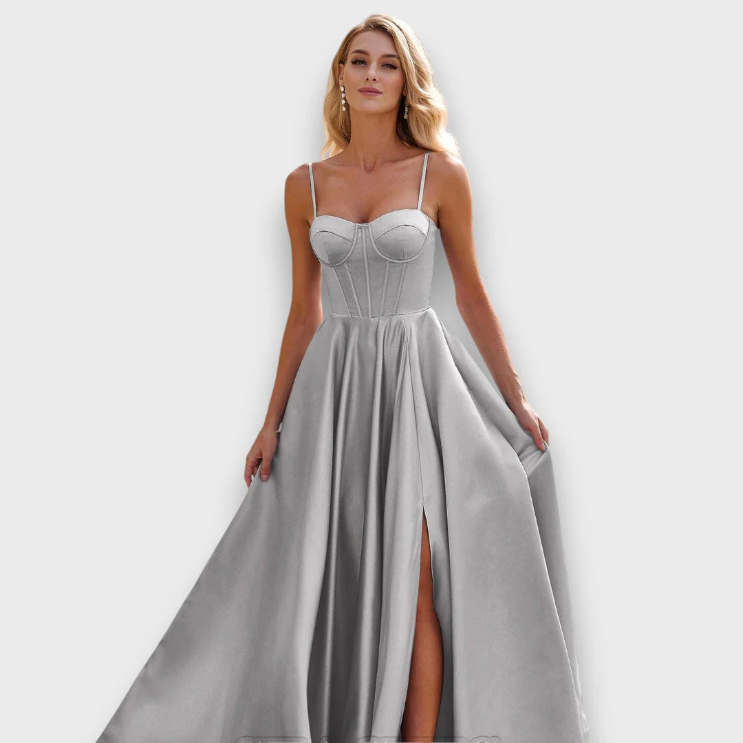Victoria – Schulterfreies Abendkleid mit Rückenschnürung - Image 19