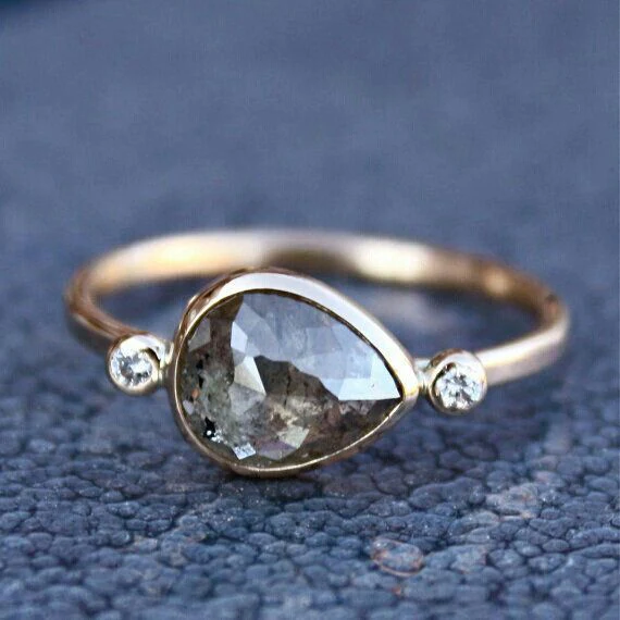Vintage Abgerundeter Kristalliner Wassertropfen Ring