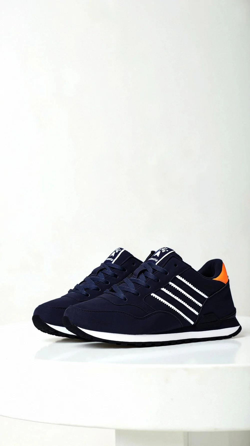 Vishalet Sportliche Sneakers - Image 4