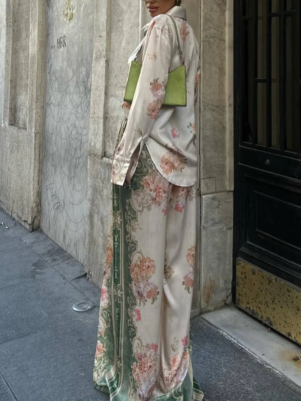 Vollständiges Satinierter Barock – Blumenhemd und breite Beinhose - Image 12