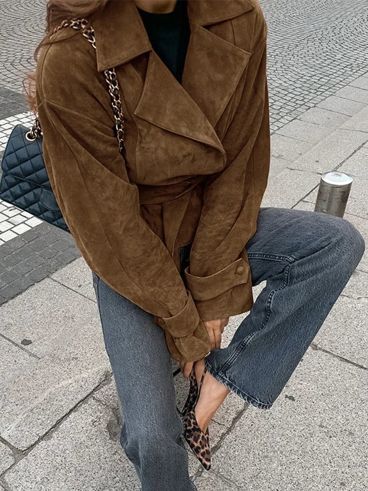 Vydra | Damen Wickelmantel Wildleder Braun Mit Bindegürtel - Image 10