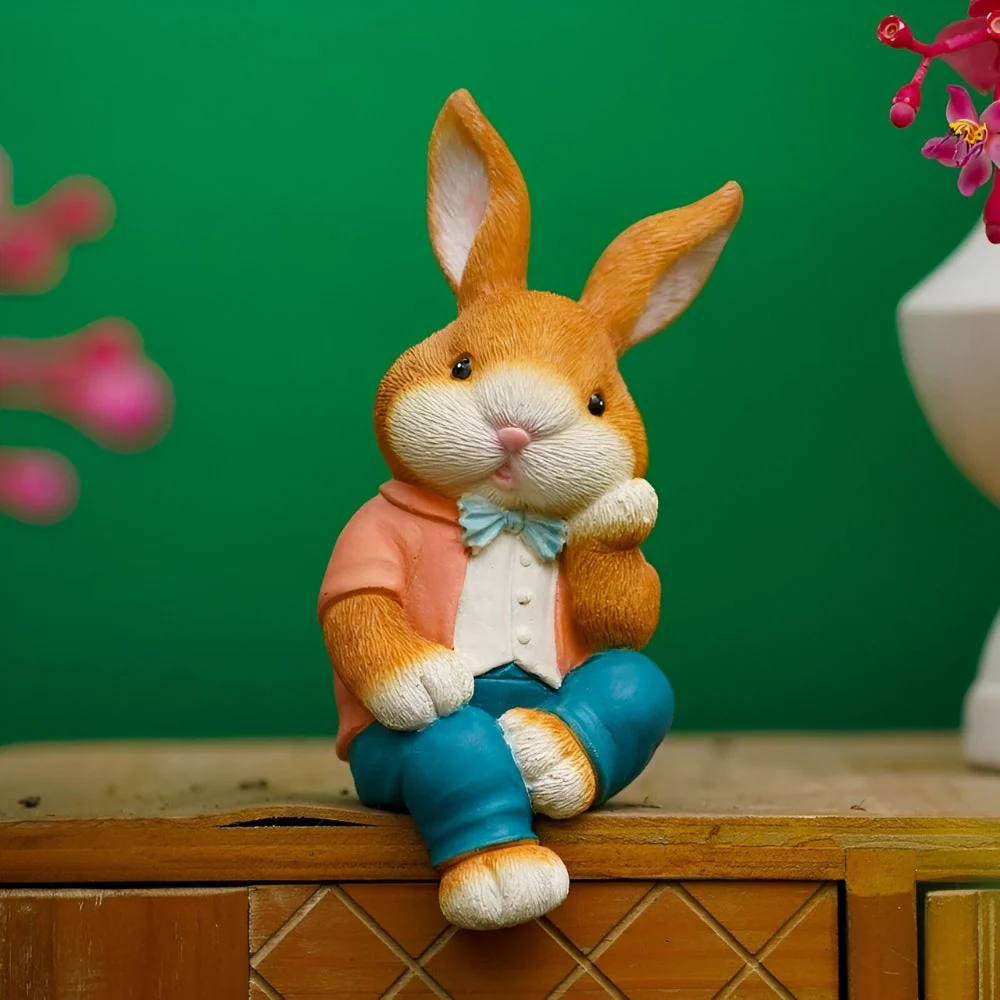 WhimsiBunny – Sitzende Kaninskulptur für spielerische und moderne Schreibtisch- oder Regaldekoration - Image 3