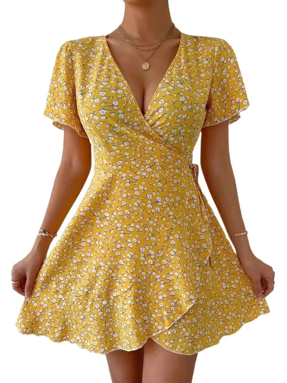 Wickelkleid mit Blumendruck und Rüschensaum - Image 3