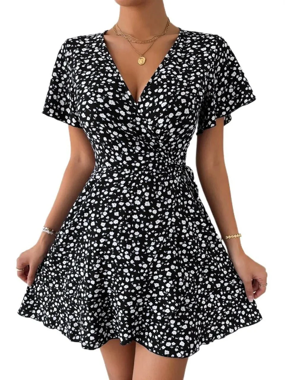 Wickelkleid mit Blumendruck und Rüschensaum - Image 4