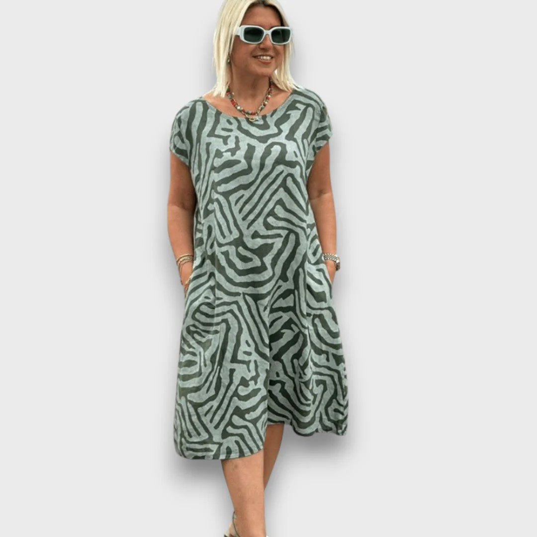 Zareni – Fließendes Kleid mit künstlerischem Print - Image 5