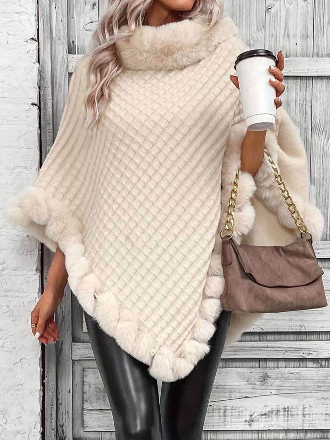 Zarina Poncho mit Kunstfellkragen - Image 4