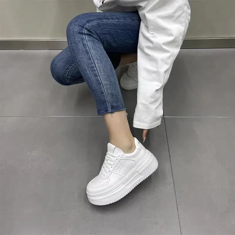 Zephanie Plateau Ganzweiße Sneakers - Image 2