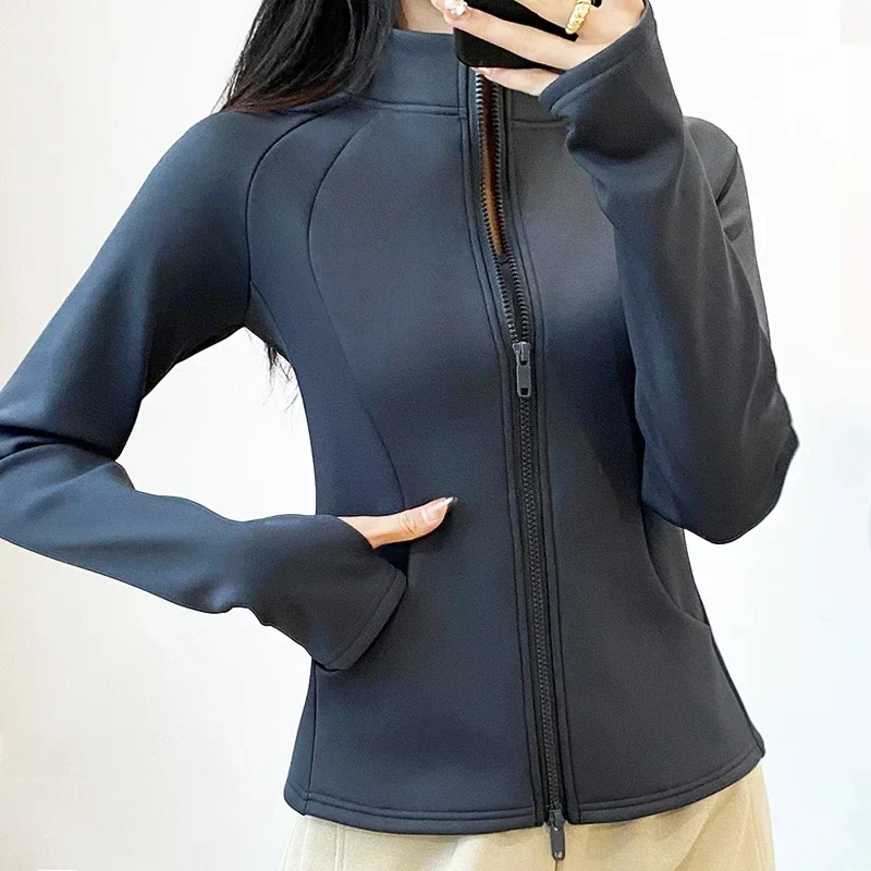 Zevora | Atmungsaktive Fleece Fitnessjacke für Damen - Image 5